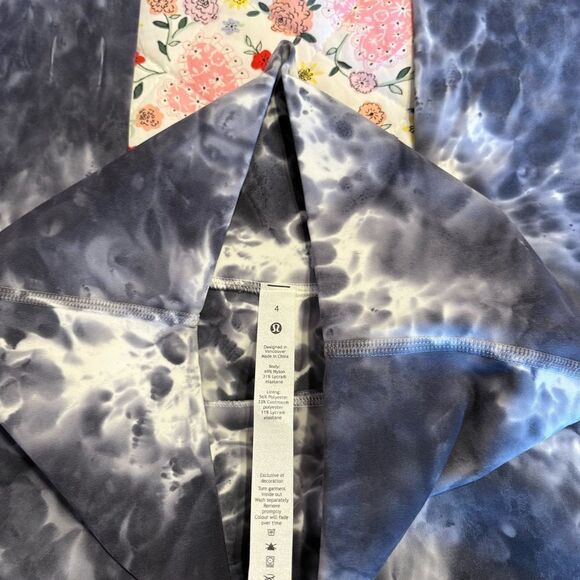 Lululemon Wunder Under HR Crop 21"
MDye - Picture 7 of 9